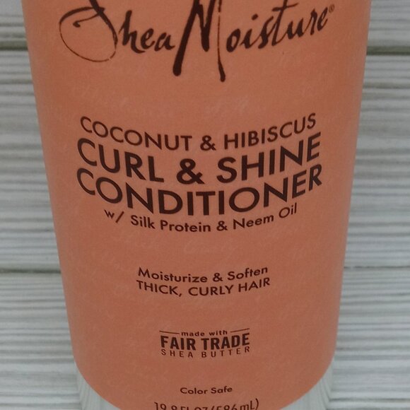 Shea Moisture Curl & Shine Conditioner W/ Silk Protein & Neem Oil 19 Fl Oz - Picture 2 of 3